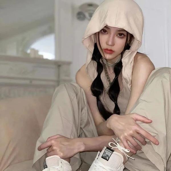 在巨人中间 在线观看
